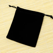 Charger l&#39;image dans la galerie, Free Shipping 20Pcs/lot 15x20cm Black Velvet Bag Cute Drawstring Jewelry Pouch Gift Bag Bracelet Watch Jewelry Packaging Bags
